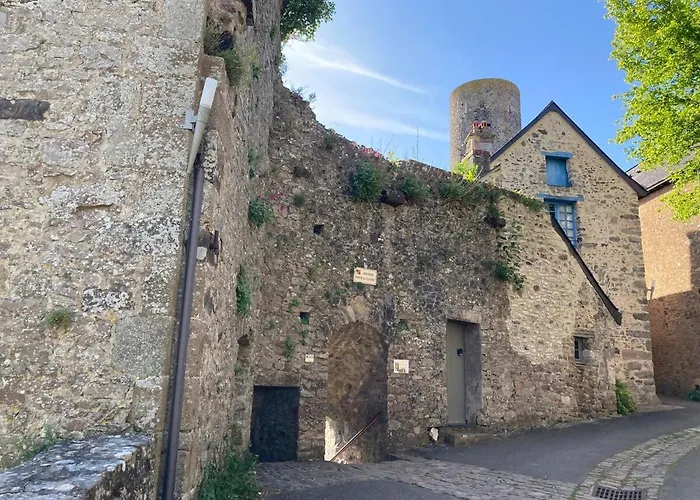 Semesterbostad Le Passe-muraille Sainte-Suzanne (Mayenne)